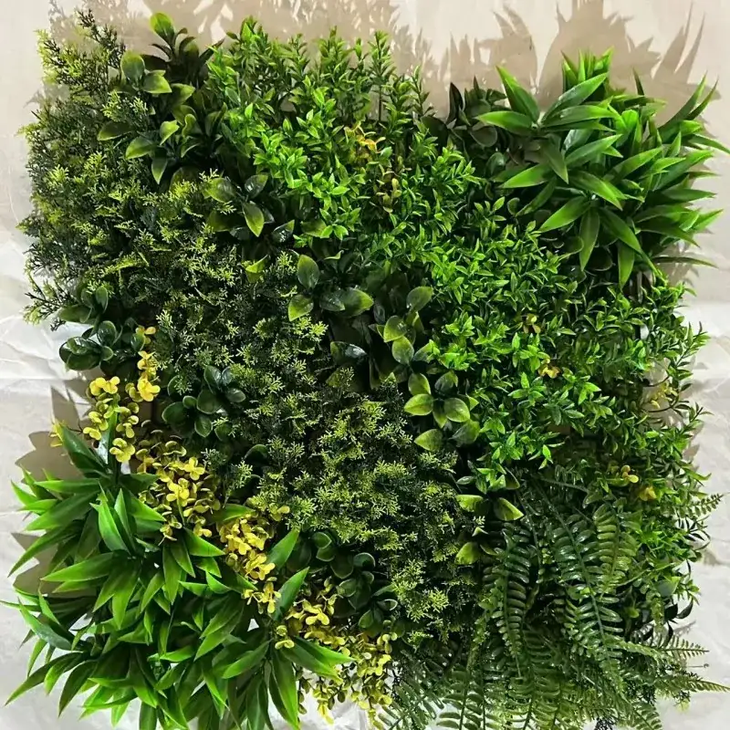 Artificialis herba in muro
